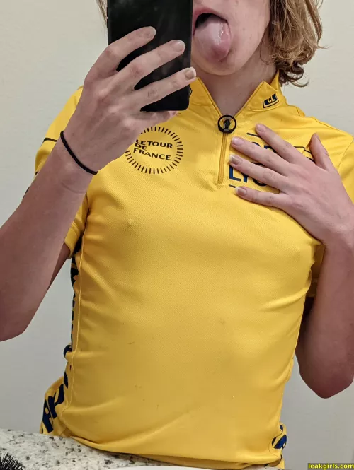 just a bit of poke ghrough 🥰