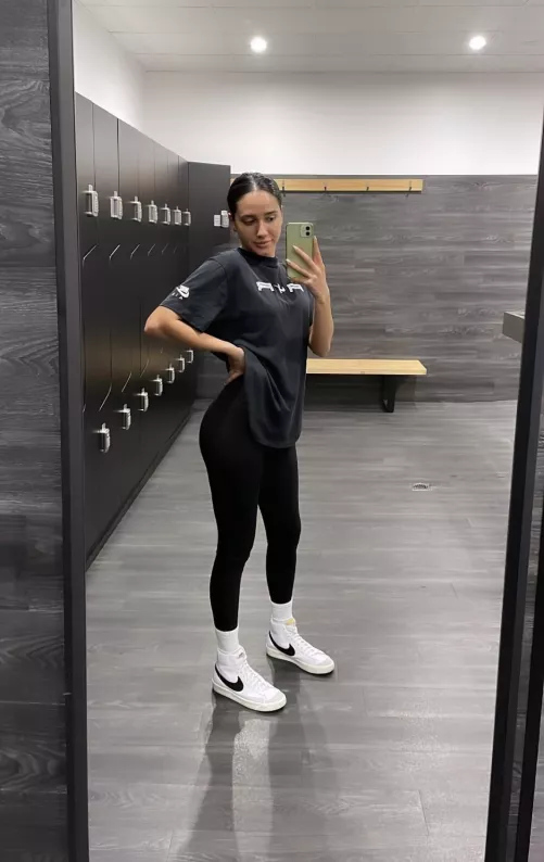 Mate’s fiancé’s gym fit today 🤤