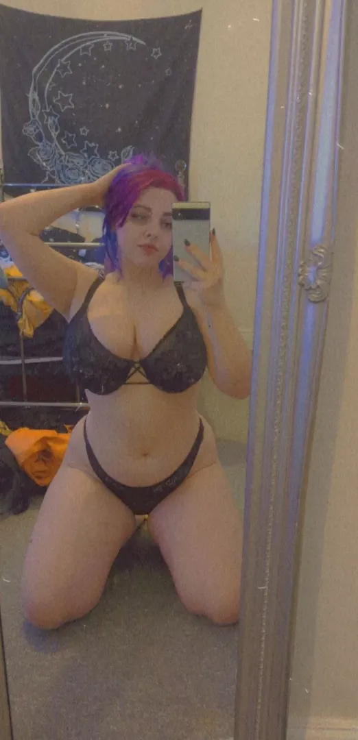 my self confidence is at a low right now but at least I've got these good thighs