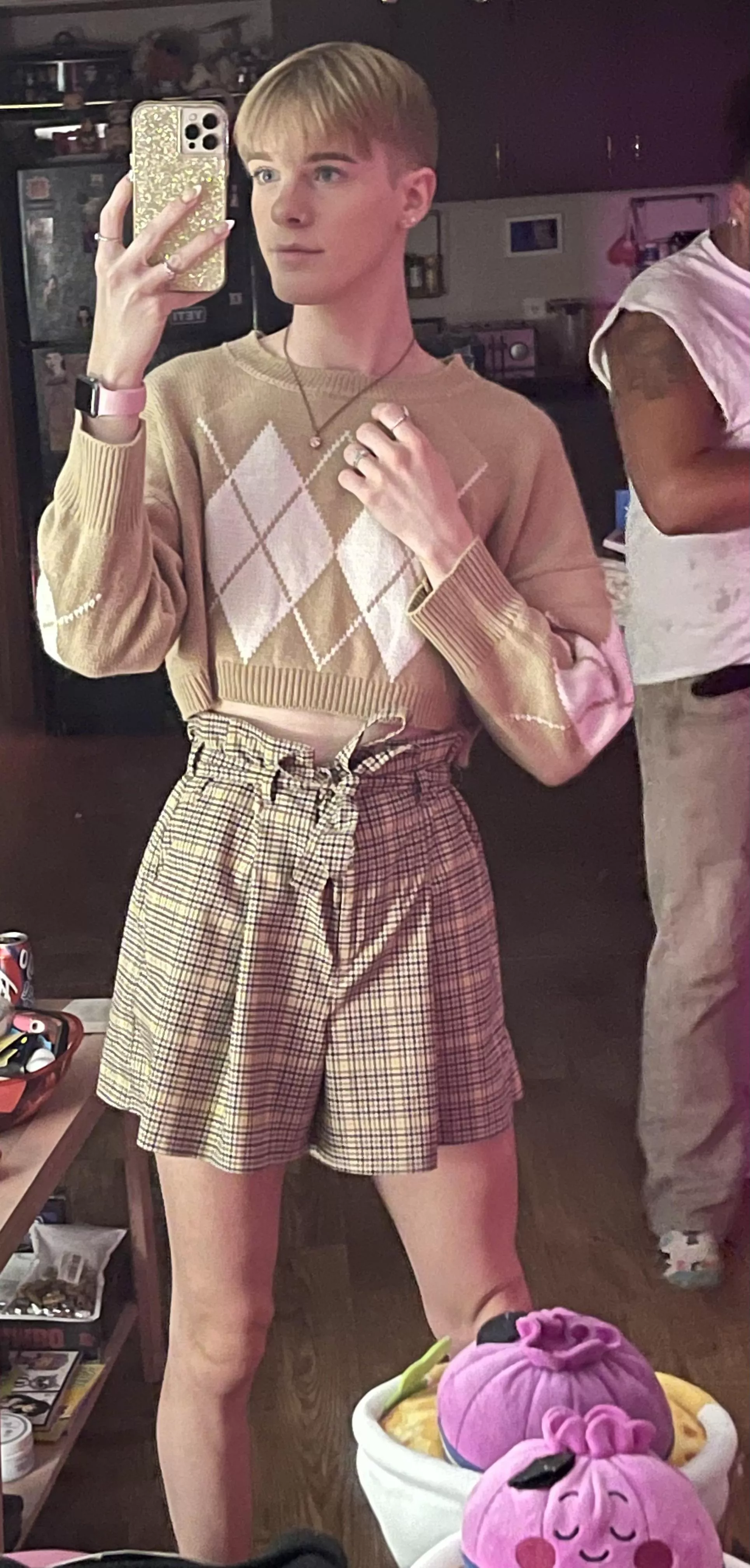 quick pic before work do you like my new outfit 😃