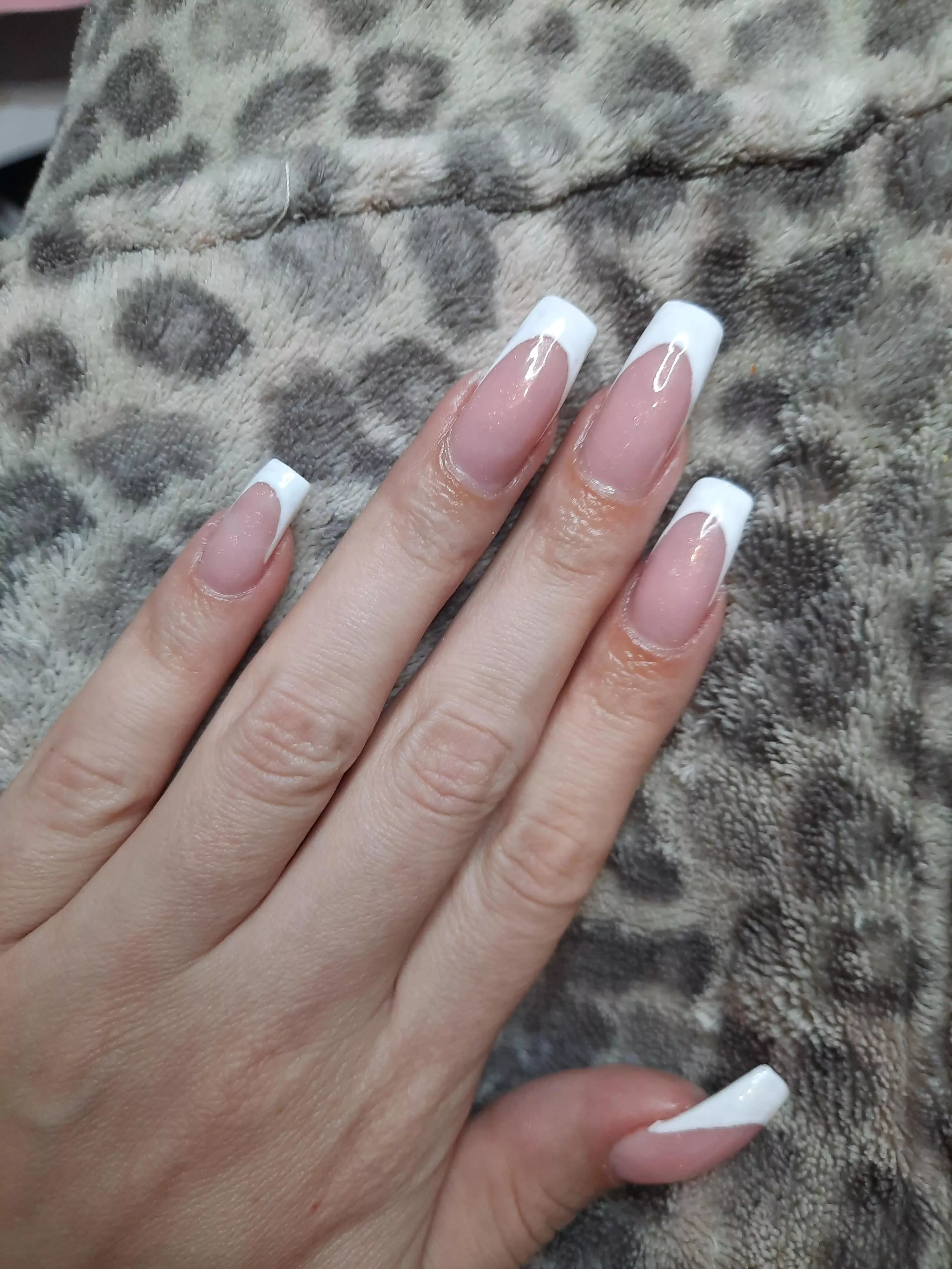 Russian girls always have the best nails, change my mind