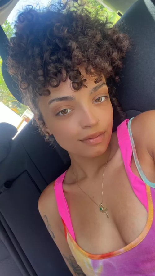 25[F] so happy it’s the weekend :)