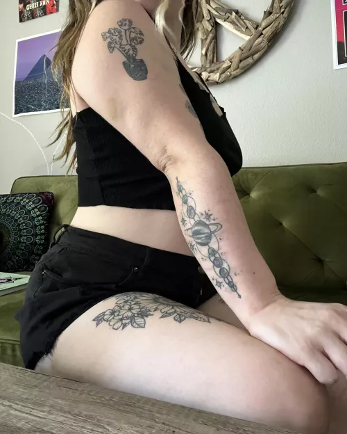 Cum get a taste of me 😈 OF in bio or msg me for content $$ 👀