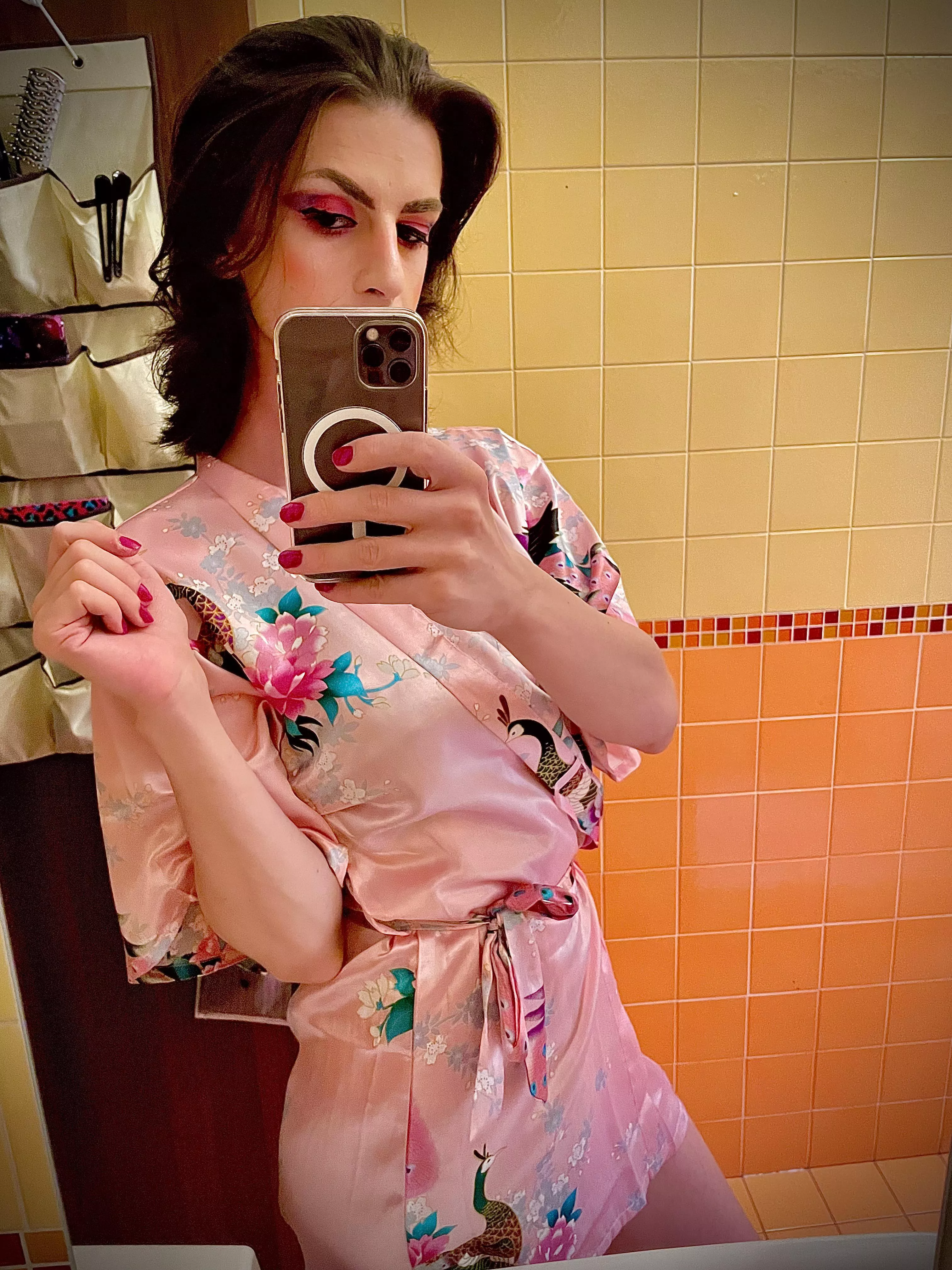 First post here, pink and sparkles for you 💖✨