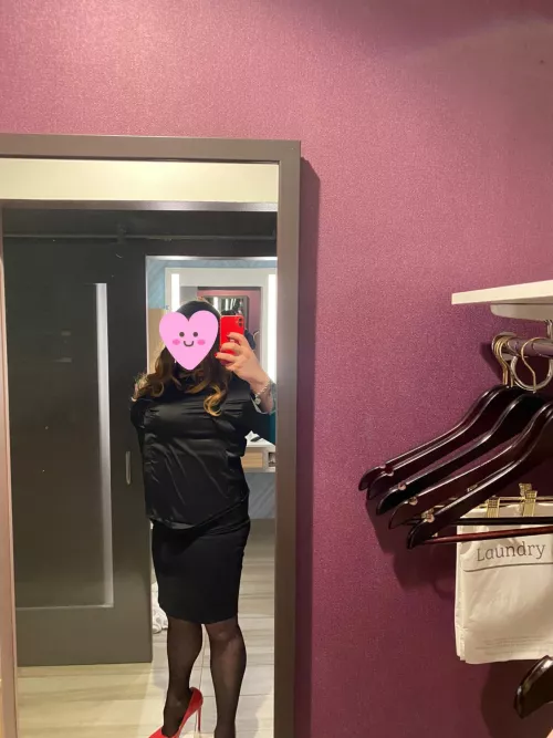 I am your whore put me on my knees and make me beg to blow you 🥺