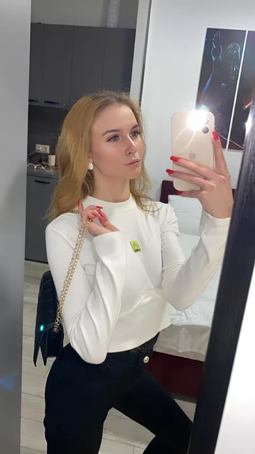 I felt hot 🔥 had to cool off💦 [F]19