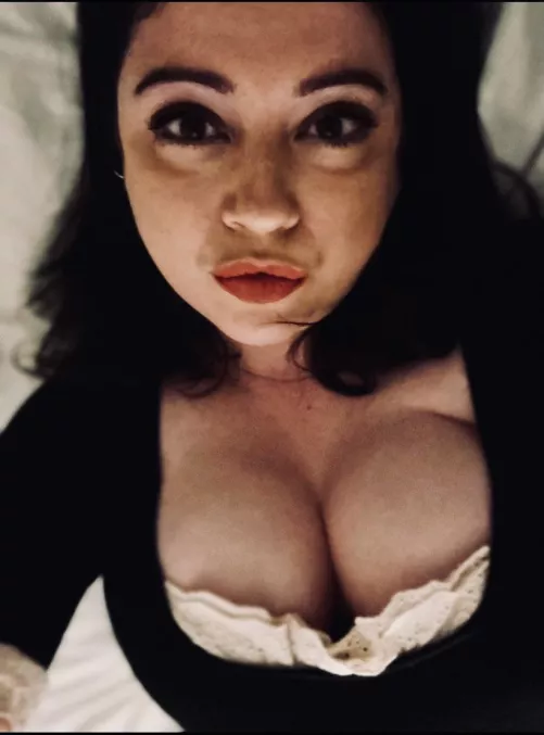 I’m 41 and I want you to cum all over me