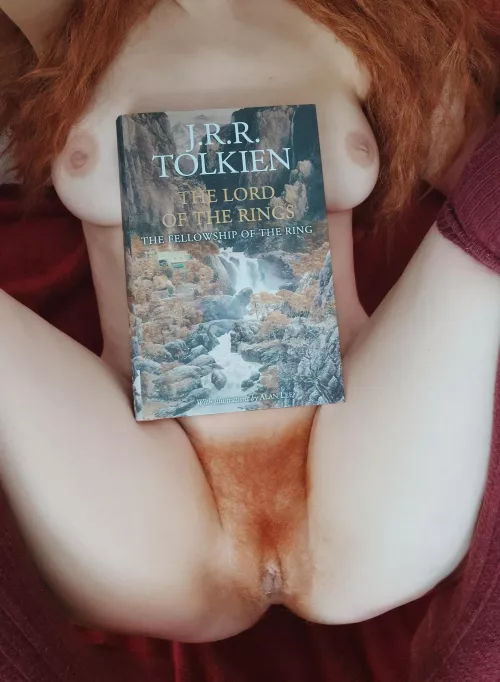 Let's read Tolkien 📚💖