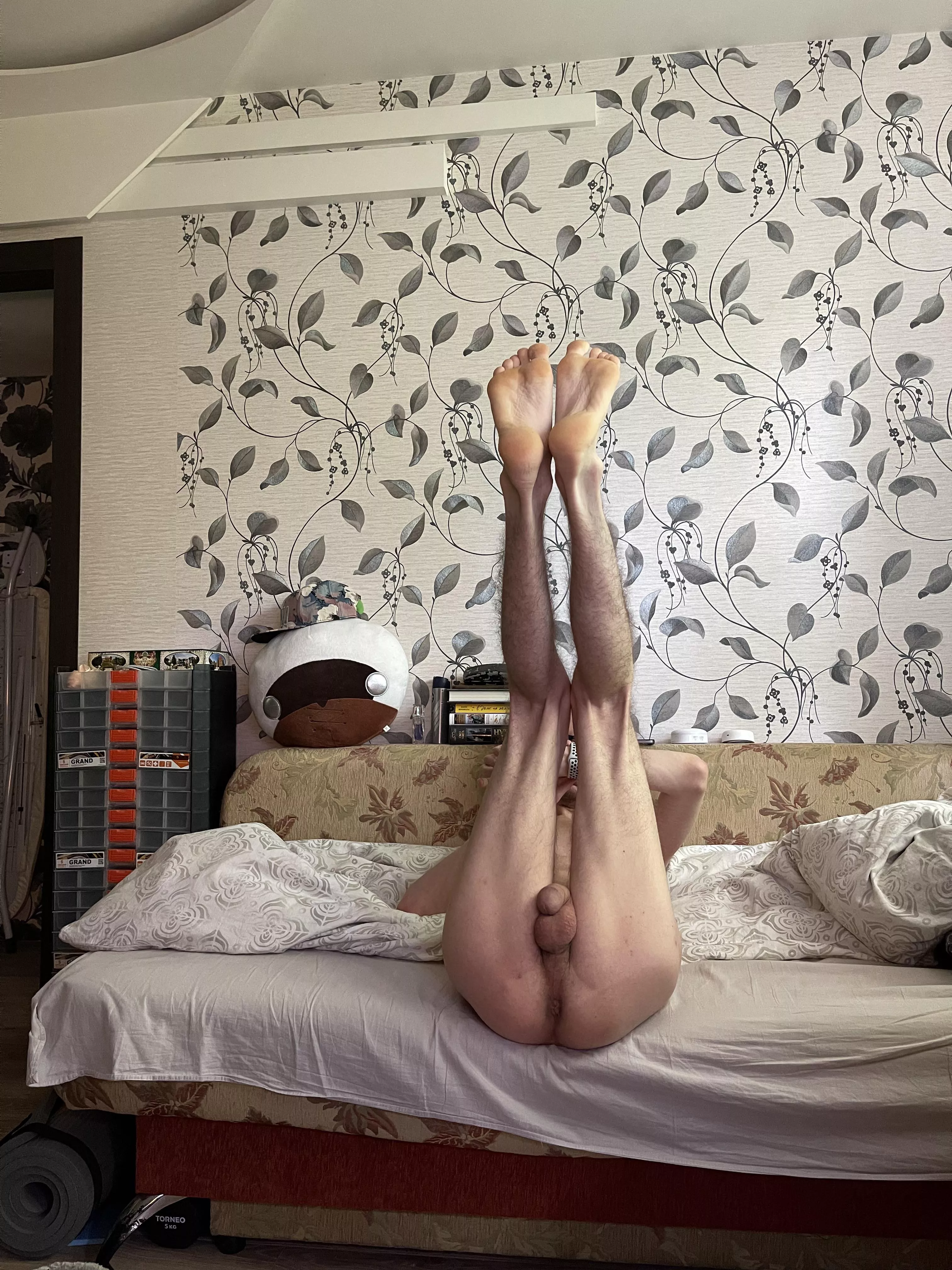 Morning stretches 🤤