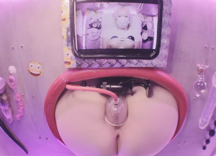 use my asshole while you wait for my puffy pussy