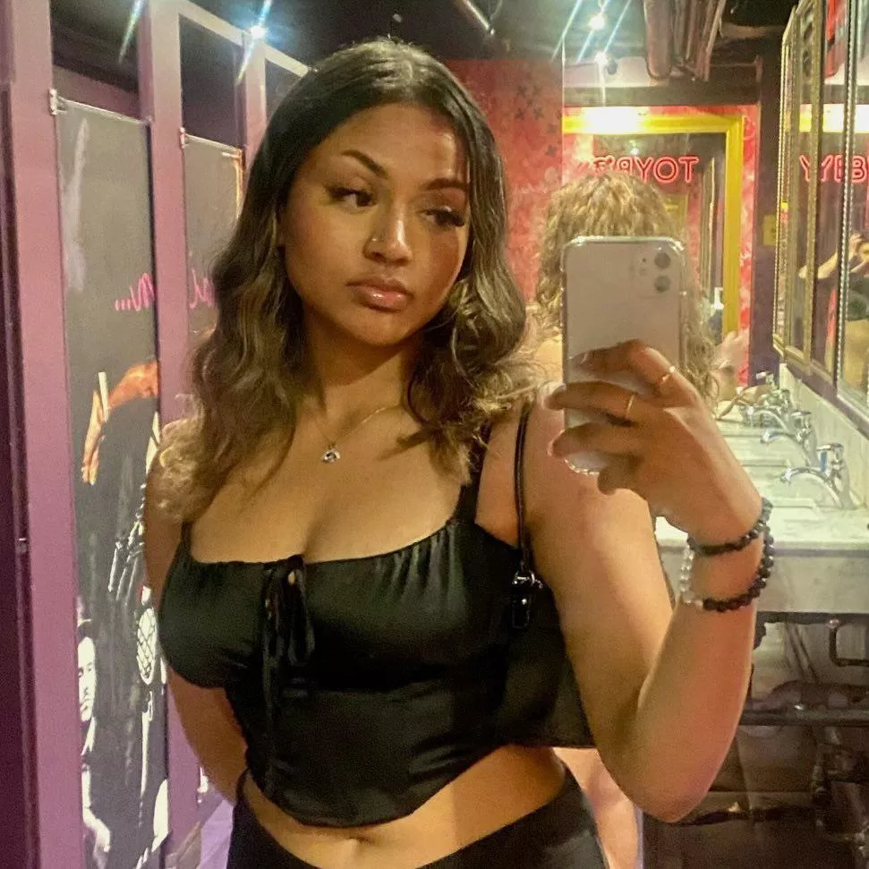 Who can jerk and moan to this brown slut Sabika for me on kik