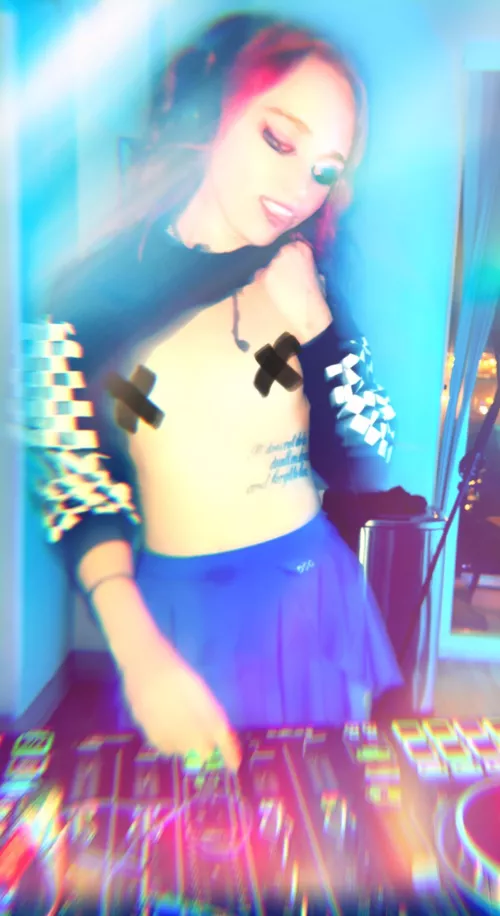 you’ll never see me dj on stage bc I get so nervous lol but probably playing some 2005 trance here 😛