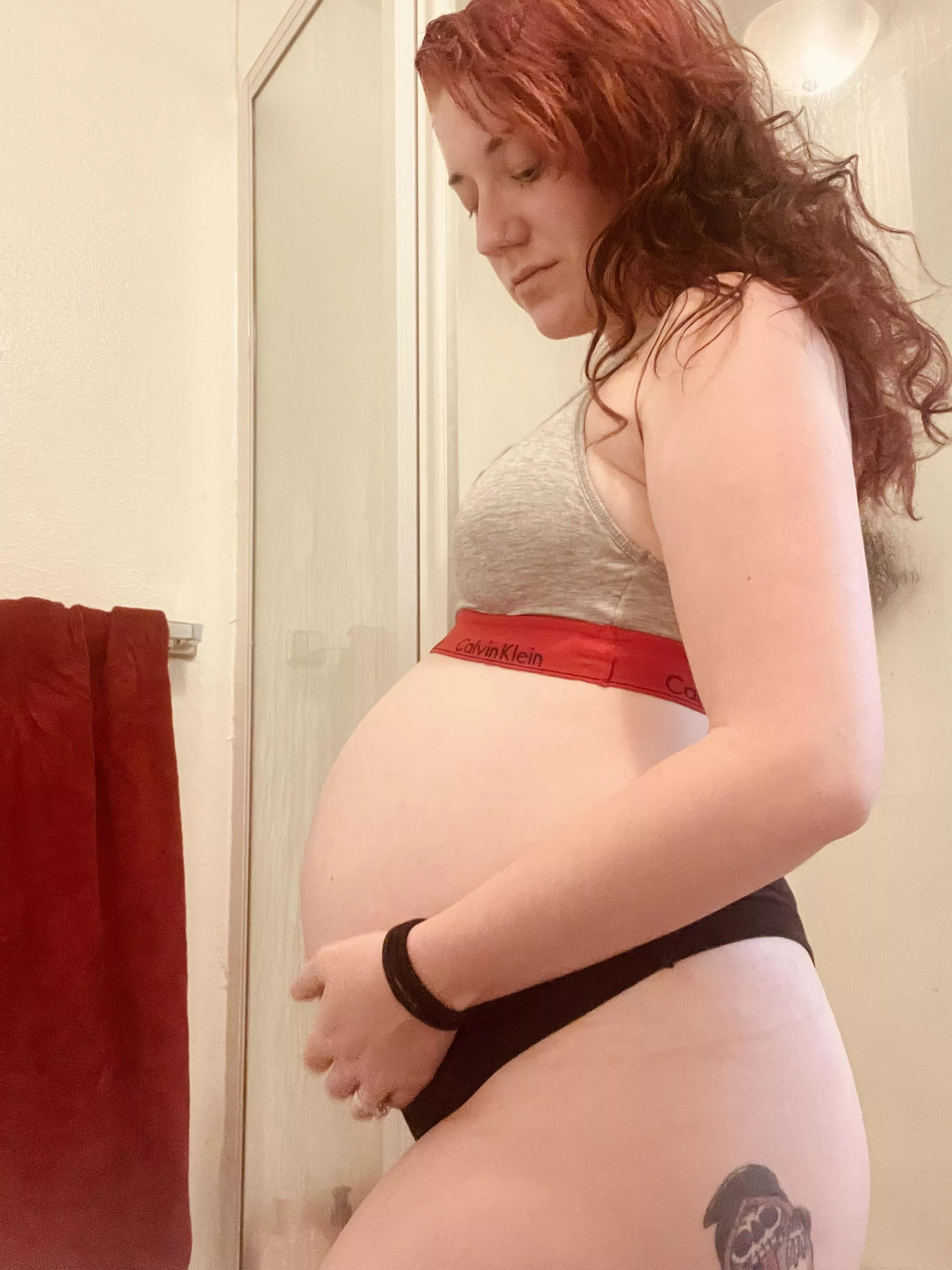 35 weeks loving this belly