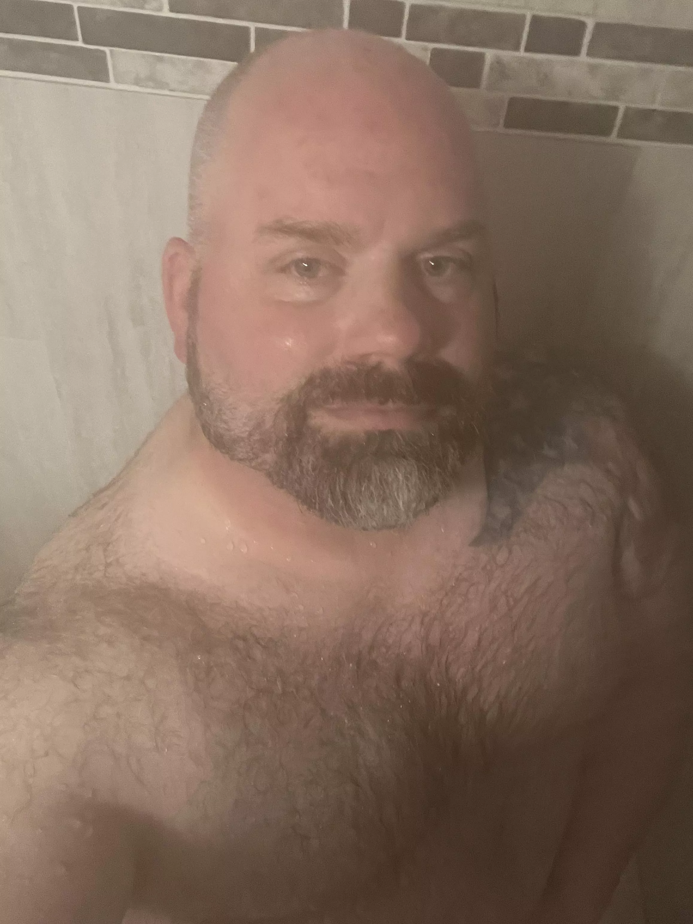 (43) you like beards and dadbods?
