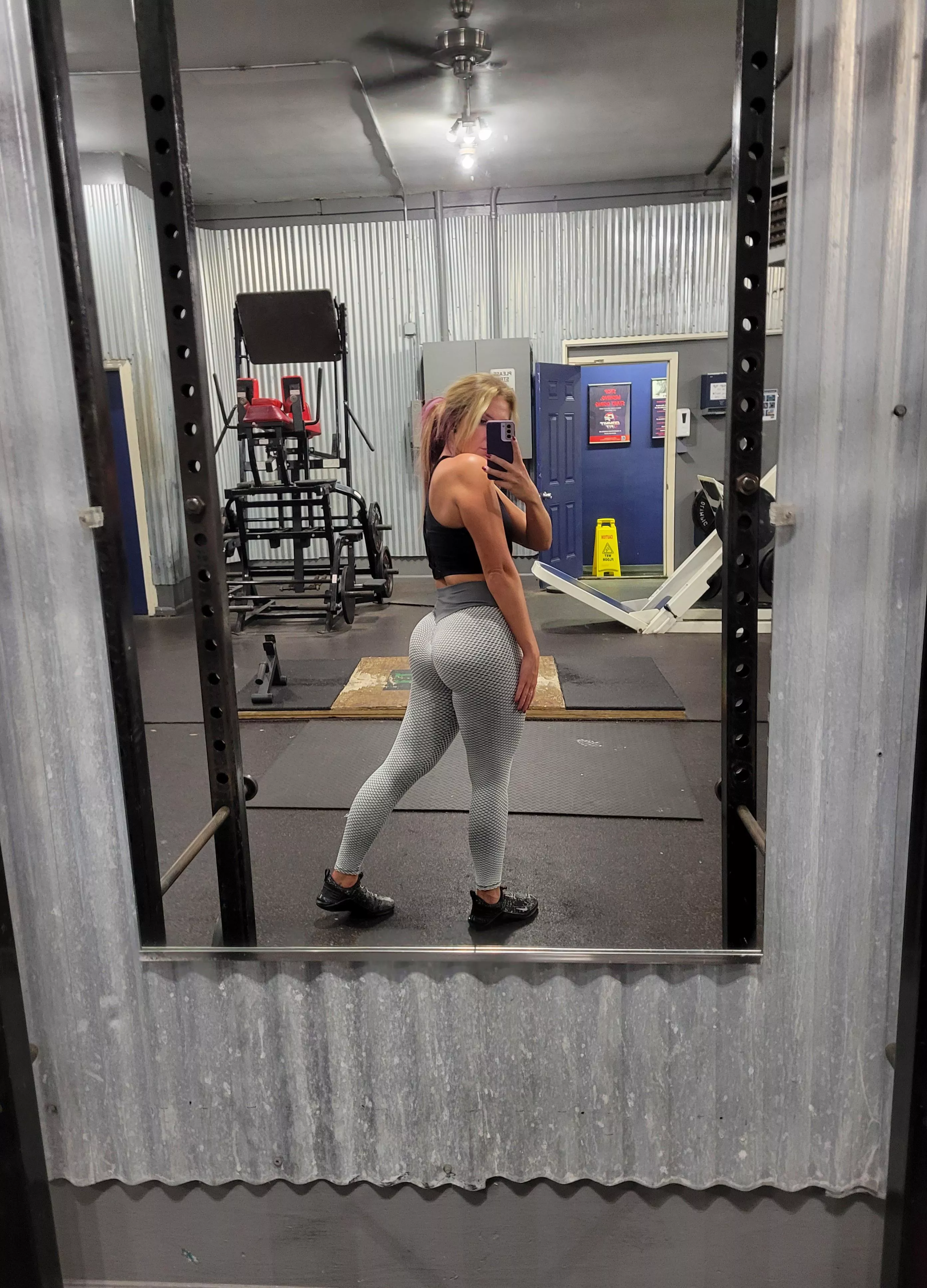 friday night at the bar 😁