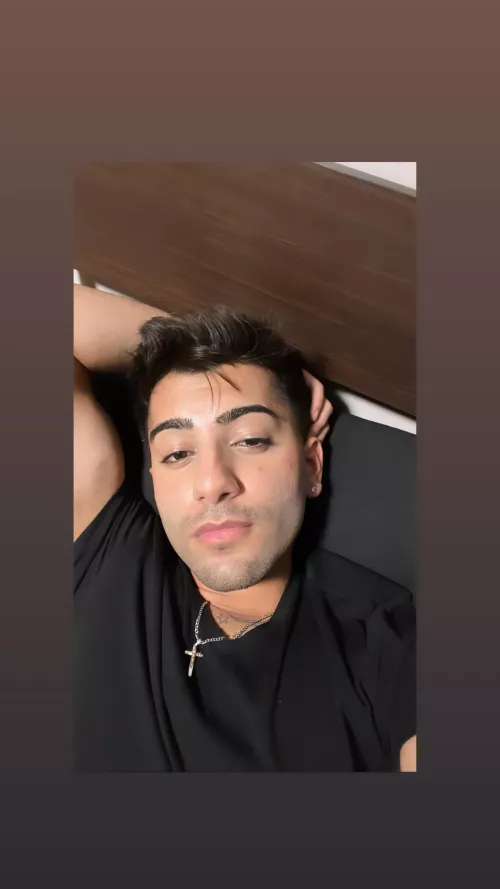 Hello🤙🏻23 Canada, looking for friends.