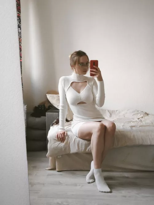 I think this dress suits me :)