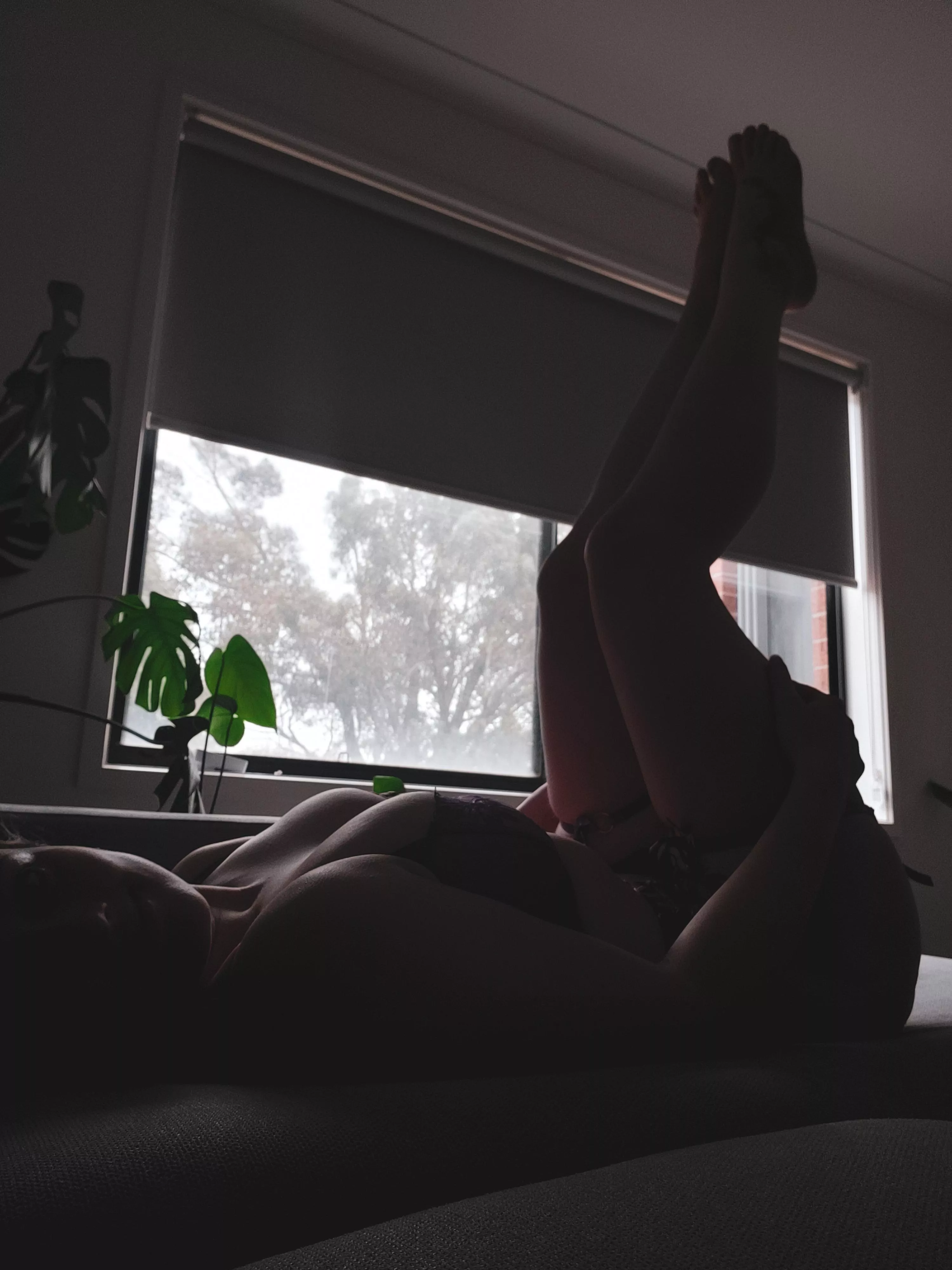 shadows in all the right places. ill hold my legs up for you.(f)