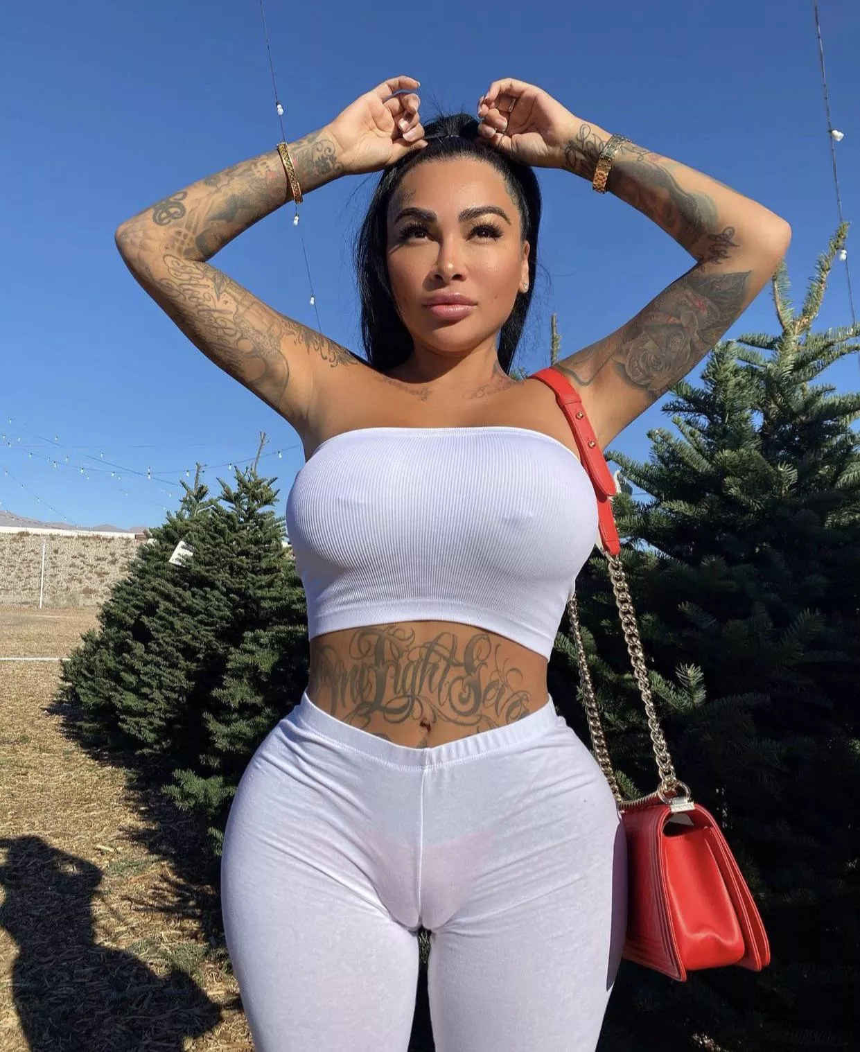 The yoga pants have a tight grip The yoga pants have a tight grip