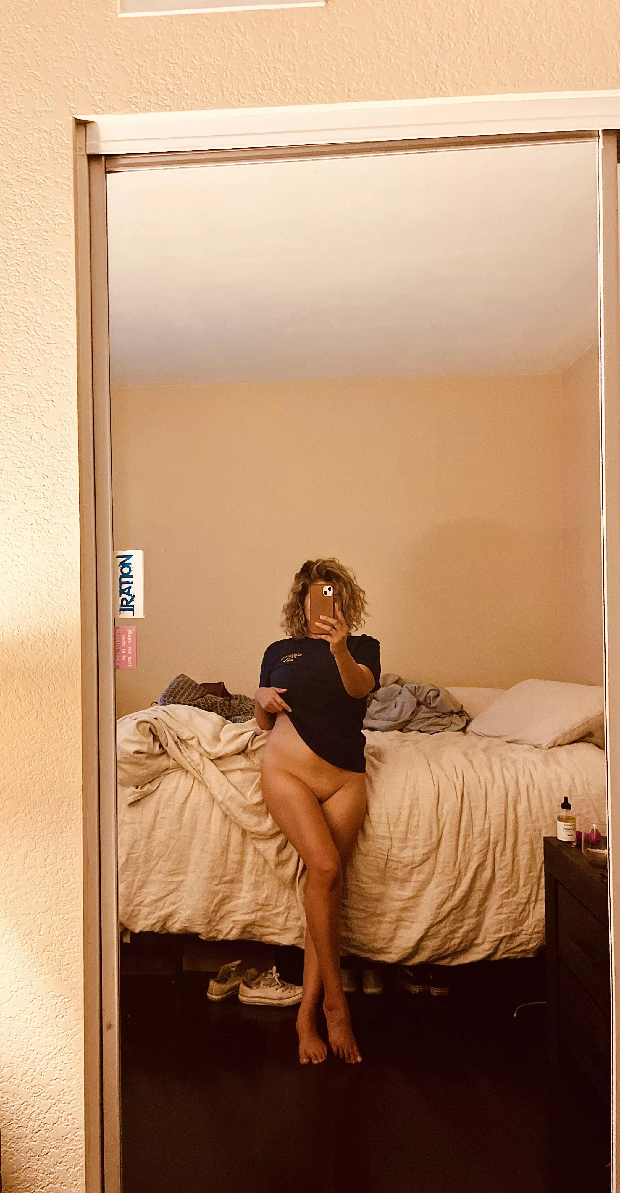 Welcome to my crib 💁🏼‍♀️