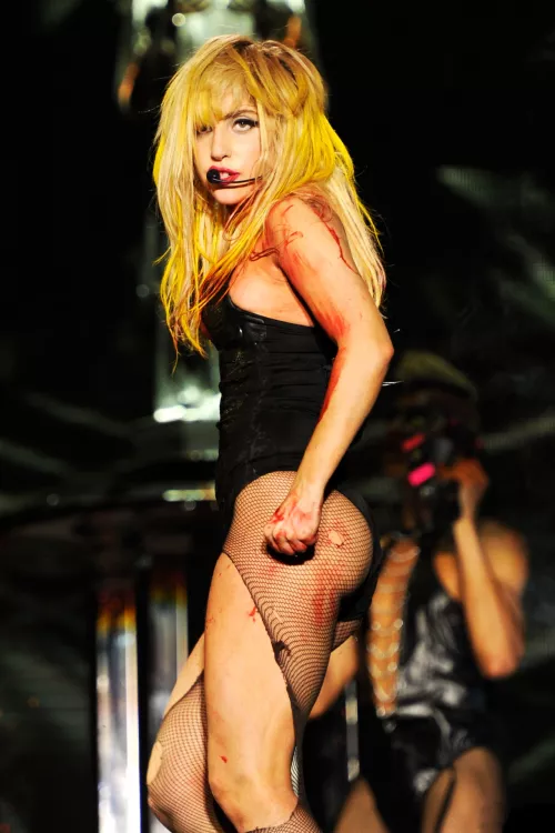 When she turns to the side, it shows how thicc her butt and thighs are