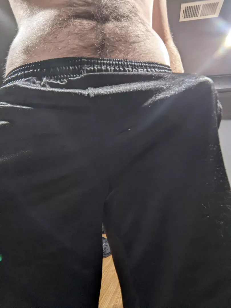 you see the guy next to you has pitched quite a tent while looking at you, wyd? (my dms are always open for anything)