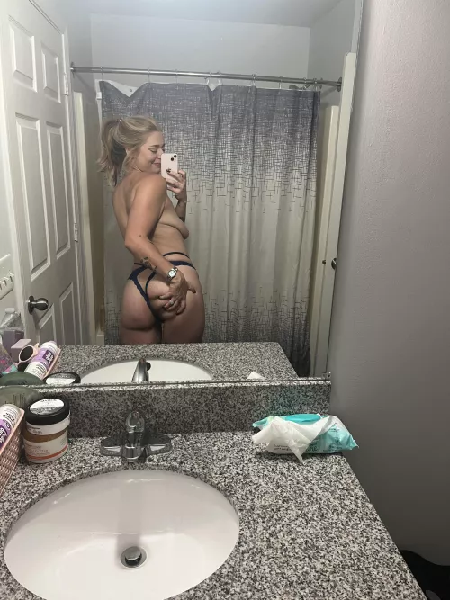 Your hand would look better 🤤 [f]