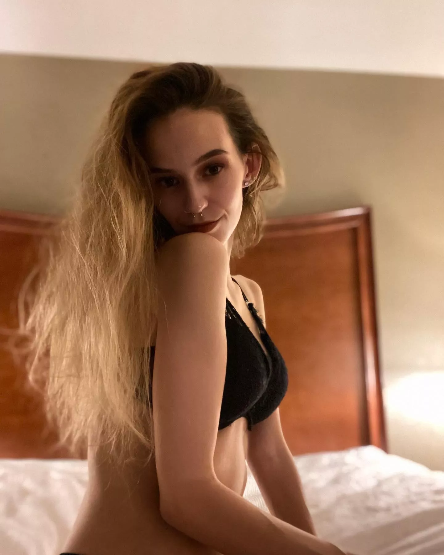 $5 OF ♥️ 21, bi, 1.3k+ posts, sex tapes / solo vids available, answers all DMs, fetish friendly ♥️