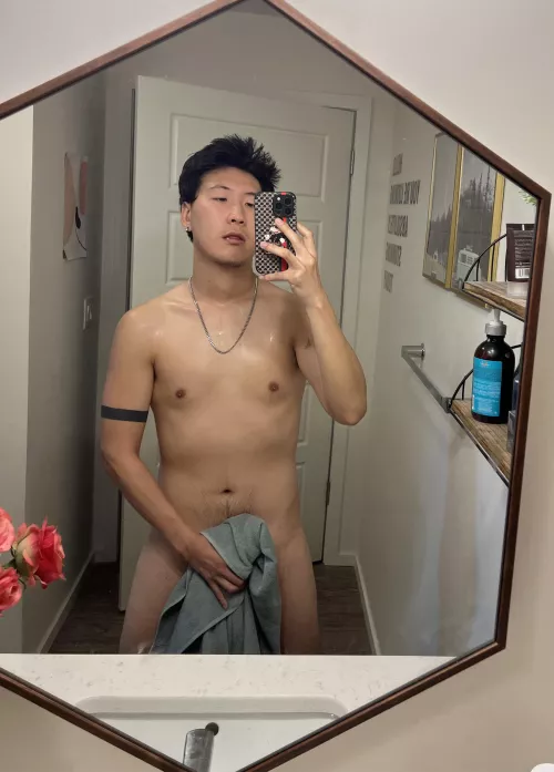 Come over bro I’m so horny today