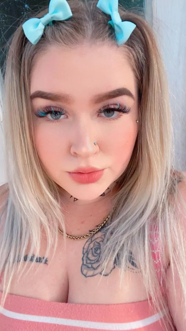 I’m doing video calls, Sexting sessions,Dropboxes, custom vids and more! is anyone horny and buying? Send me a message for my prices I do verify ❤️❤️❤️