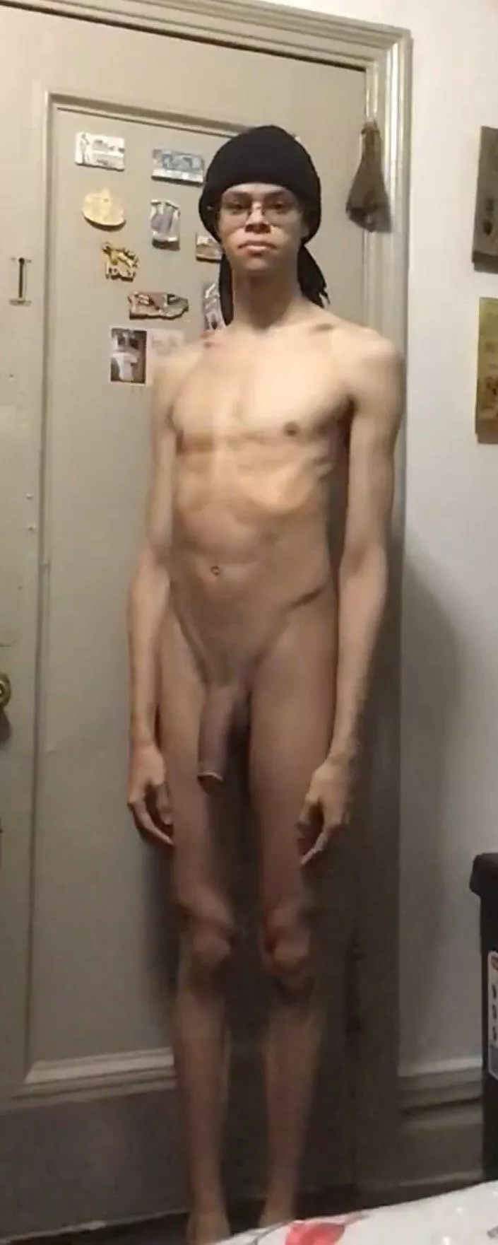 M 32 126p 6ft : I’d appreciate any thoughts on my looks. I won’t say how I feel about this pic.