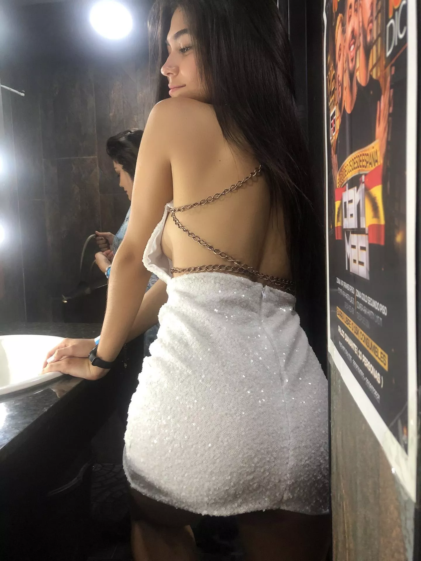 Mirror, mirror on the wall, who’s the sluttiest of them all? [F]19