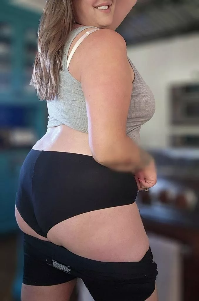 The temps go up and the layers come of[f] 🥵😉