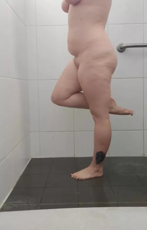 what would you do to me in the shower daddy 😈😈