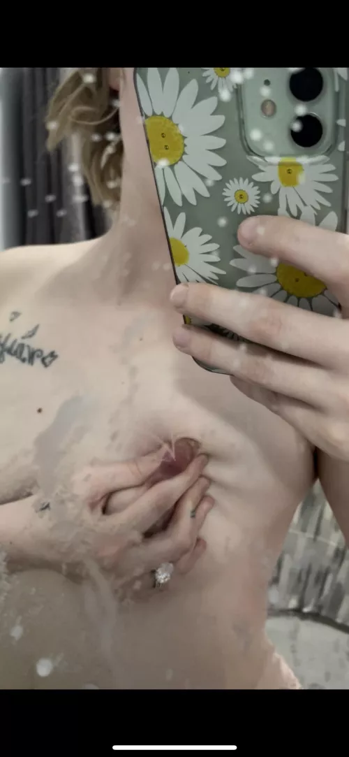 would you be mad if i squirted all over your mirror? 💦