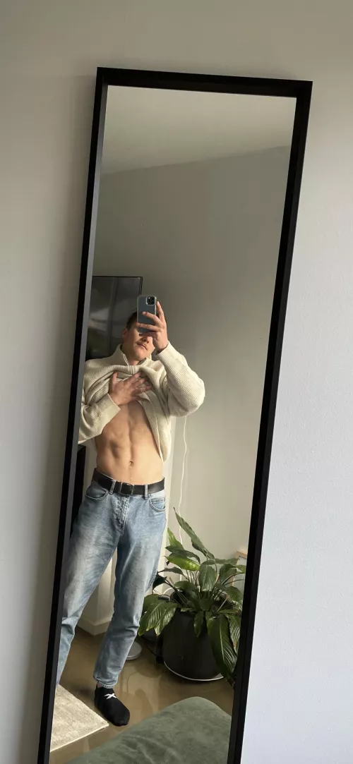 Are mild pics appreciated still 🥺