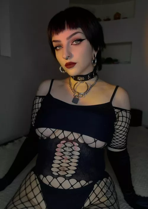 Can I make you hard even if I am not fully nude? 🦇