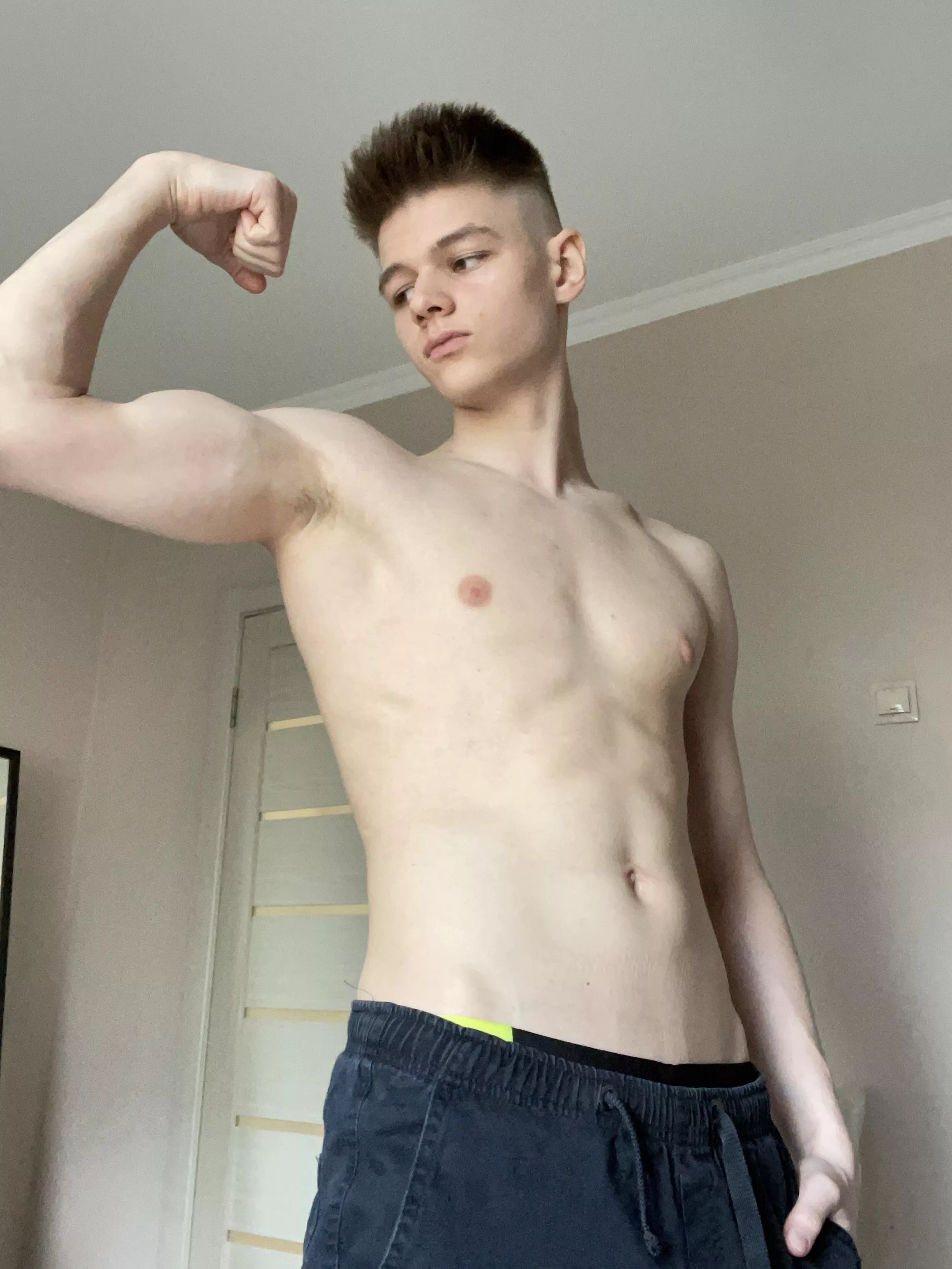 Could you please look at my armpit? Yeah, a bit closer… 😏