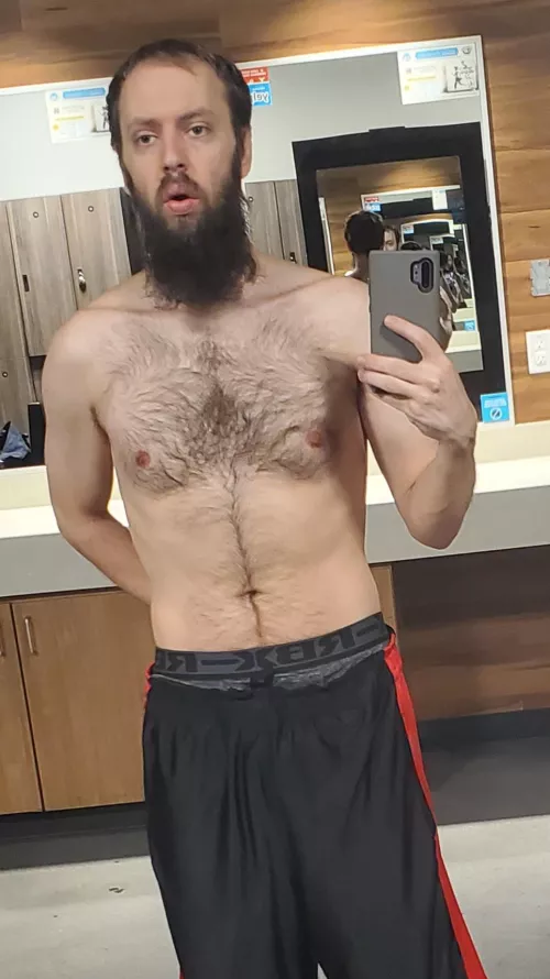 Finally back in the gym and it beat my ass 😪