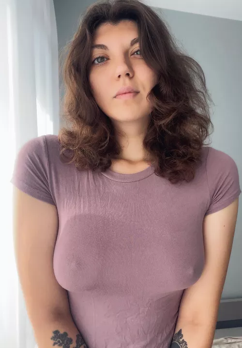 I'm here to wish you a good mood and I don't need a bra at all for this