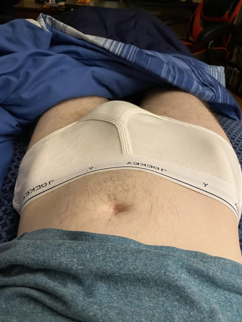 I’m no bear but would like a bear in his briefs to use me