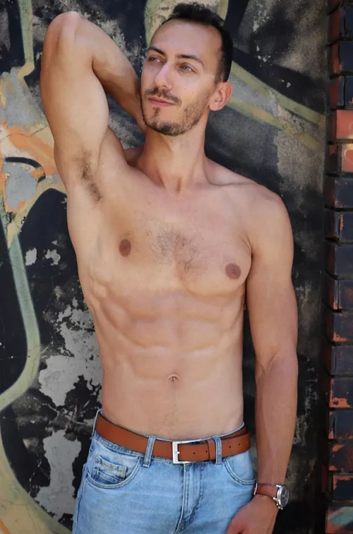 Showing you my Hairy Pit