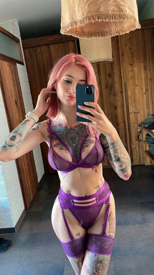 Would u mind I walk in front of u like this