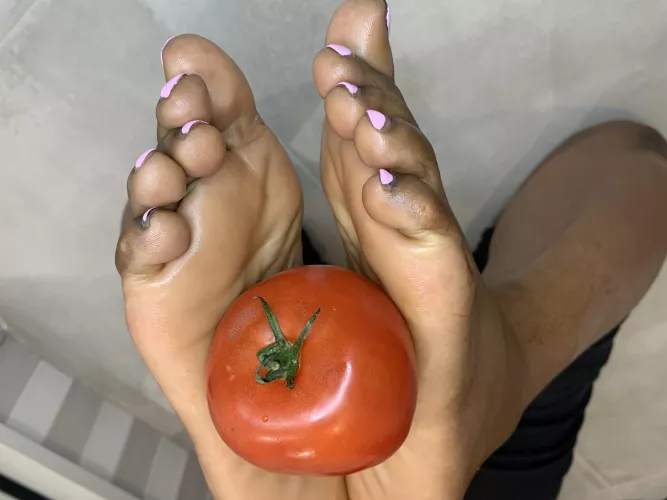 You know what they say about tomatoes and toes…