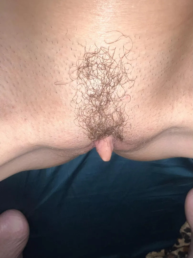 All I need is some cock rubbing against it to cum 😩
