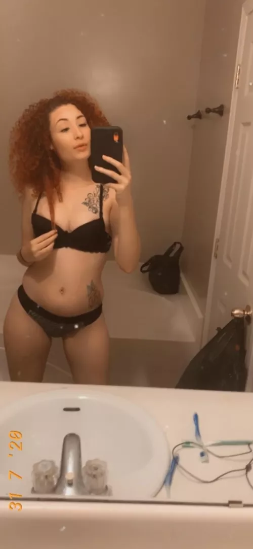 Available for cam calls 🫶🏼