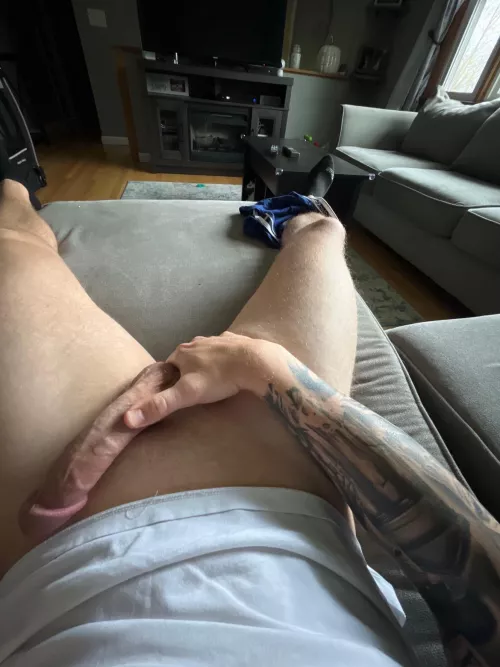 Dads home alone after the gym looking for some cardio 😈