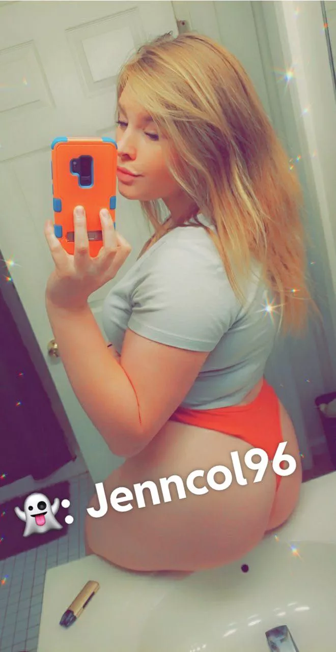 Desserts on the menu 😌😜 want cake or cream pie? 🍰