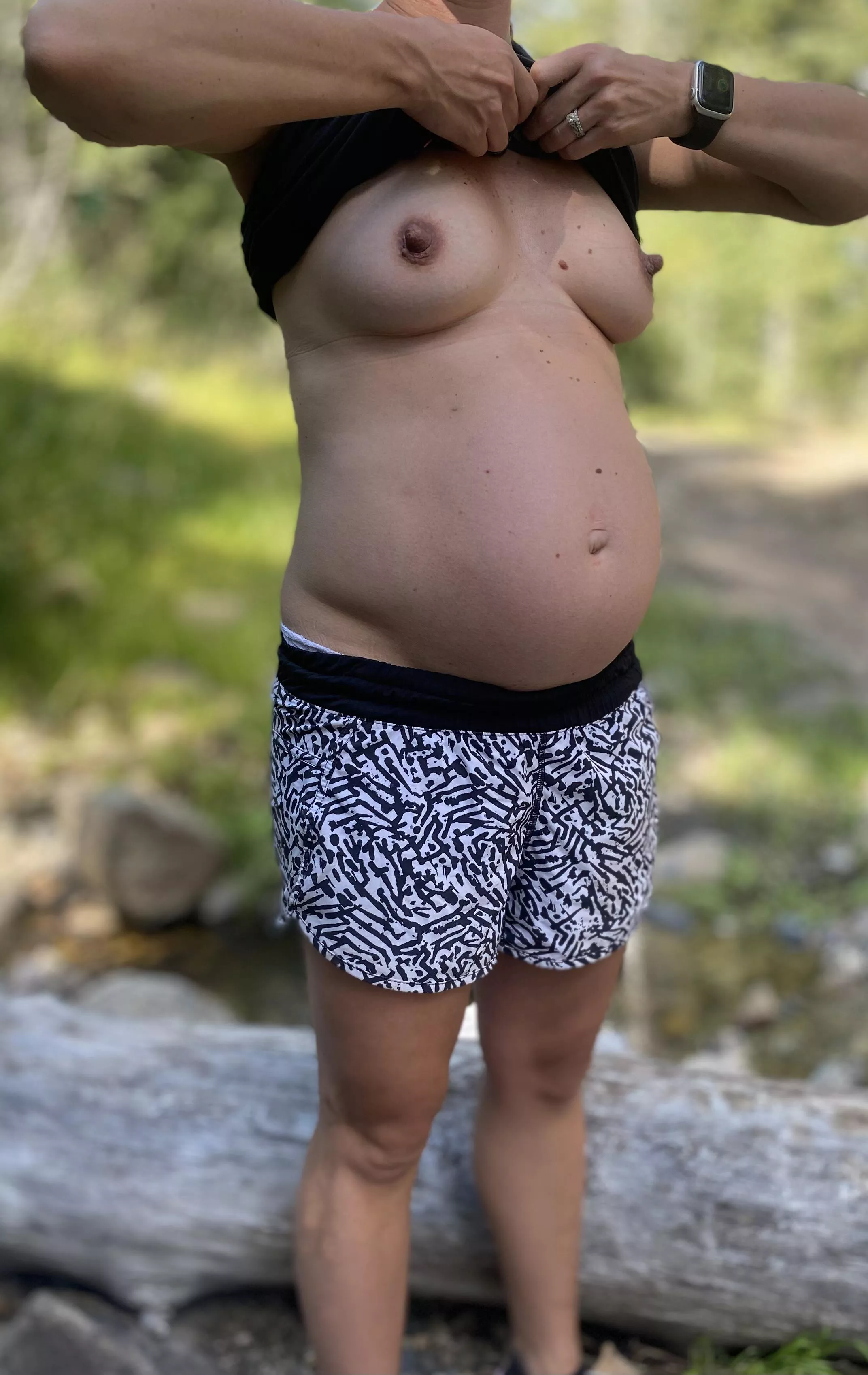 Expecting moms like to show off in public too! Expecting moms like to show off in public too!