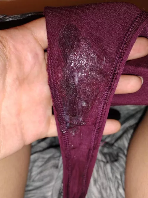 I love soaking my panties with cum for you 😘